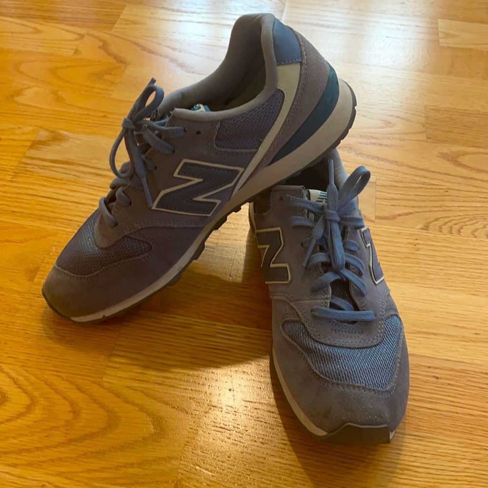 New balance 696